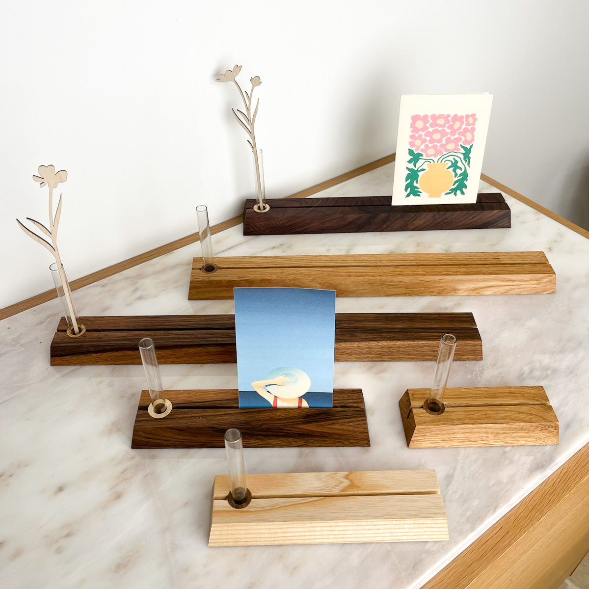 Porte-cartes & Soliflore en Noyer US - Petit format