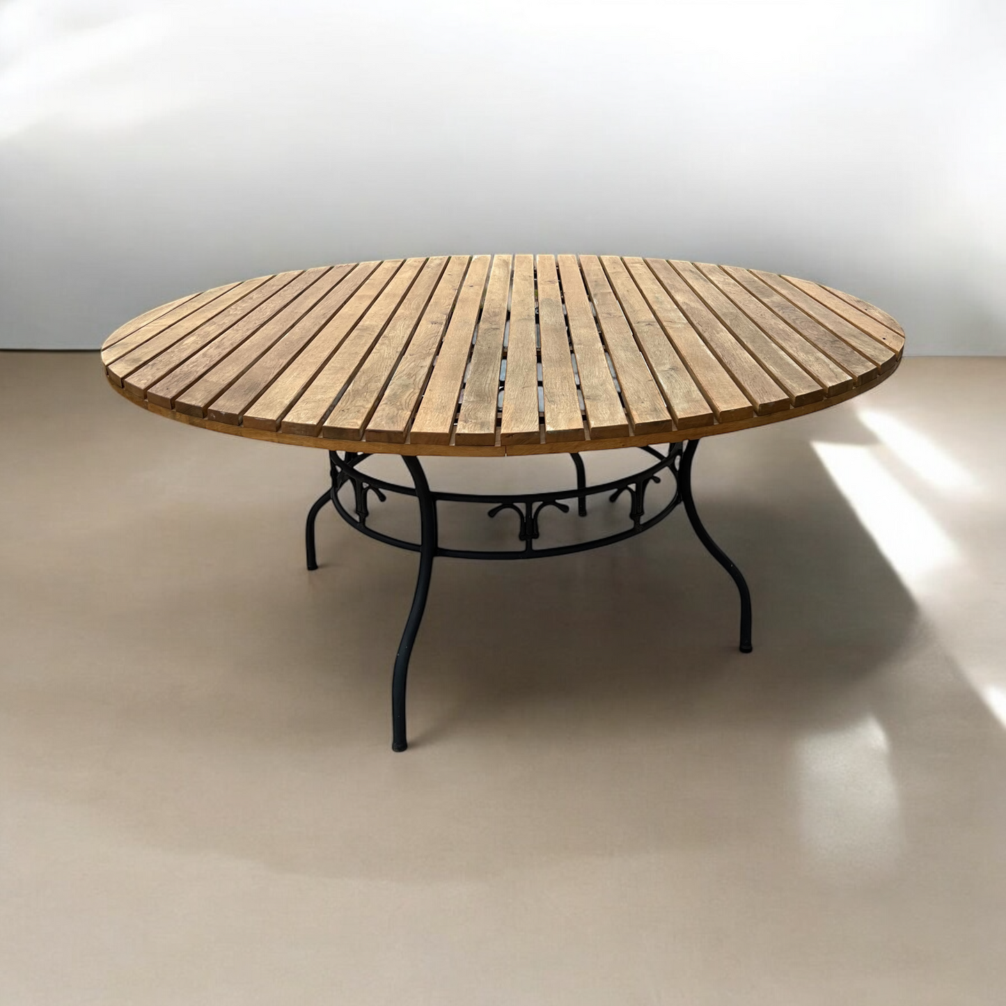 Table de Jardin en Chêne Massif avec Pieds en Métal