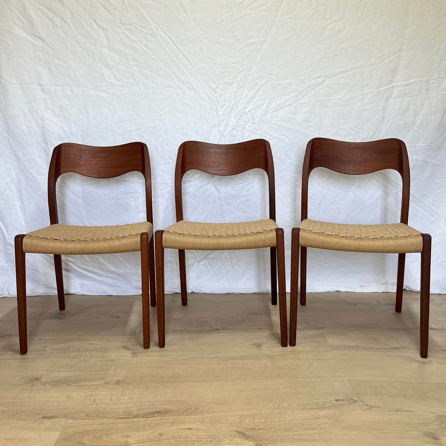 Chaises No. 71 en teck - Niels Otto Moller