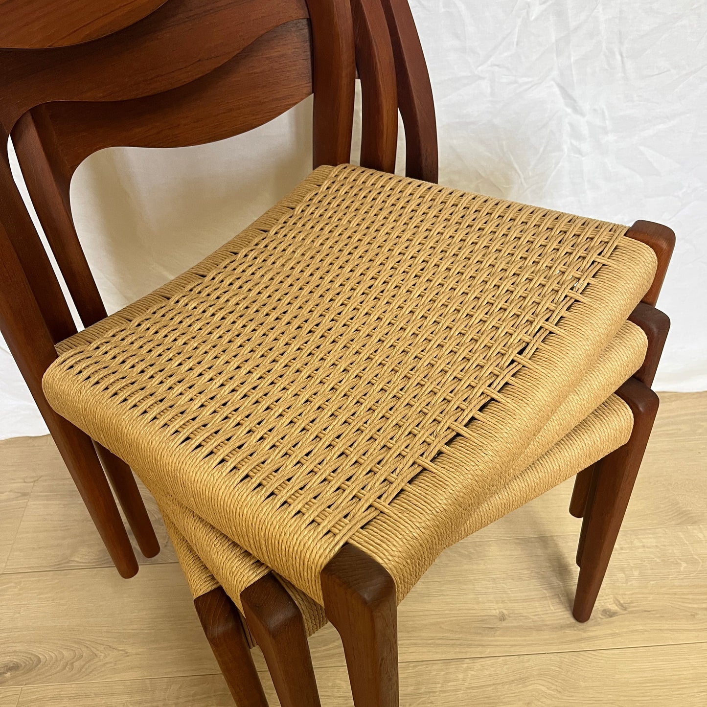 Chaises No. 71 en teck - Niels Otto Moller