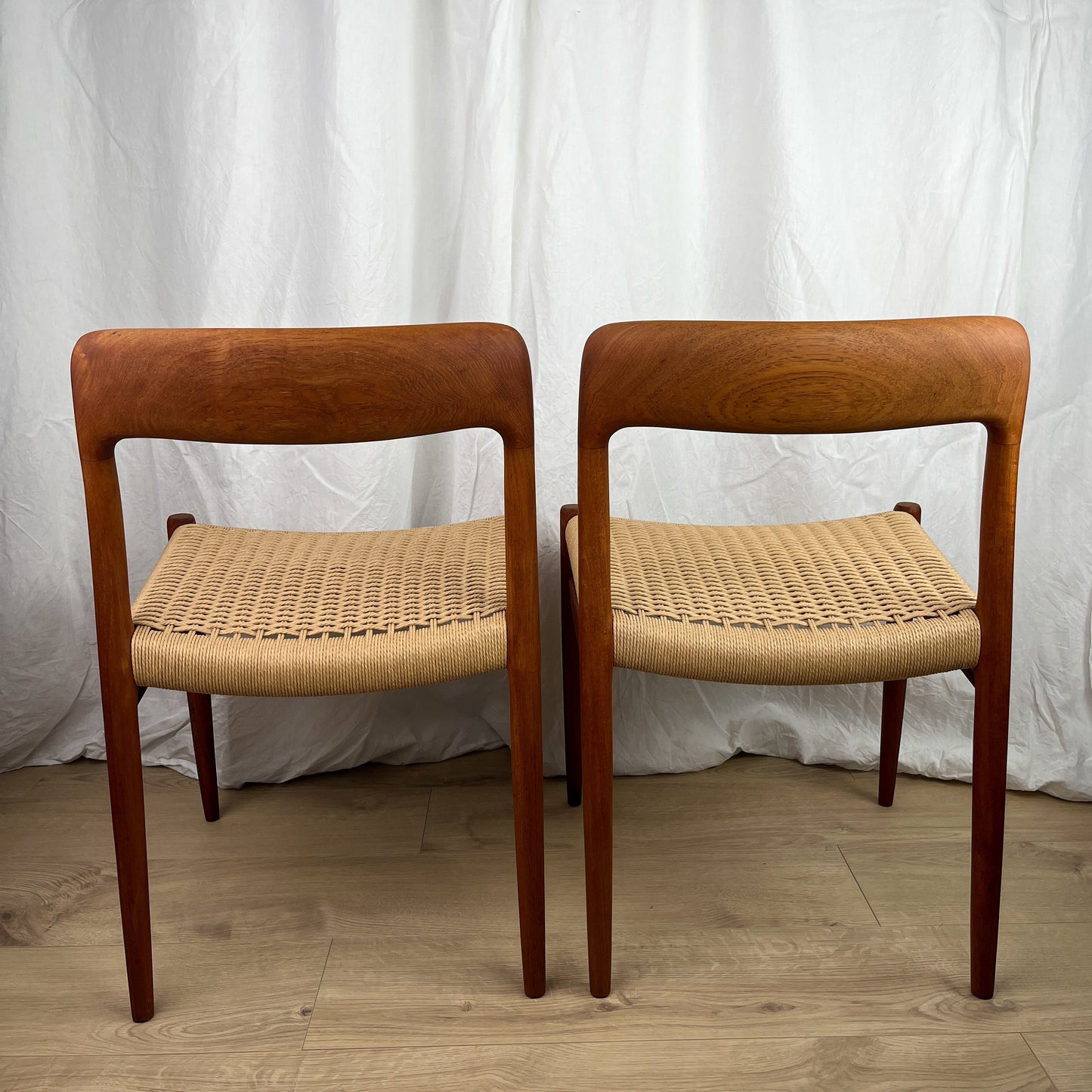 Lot de 2 chaises no. 75 en teck - Niels Otto Møller