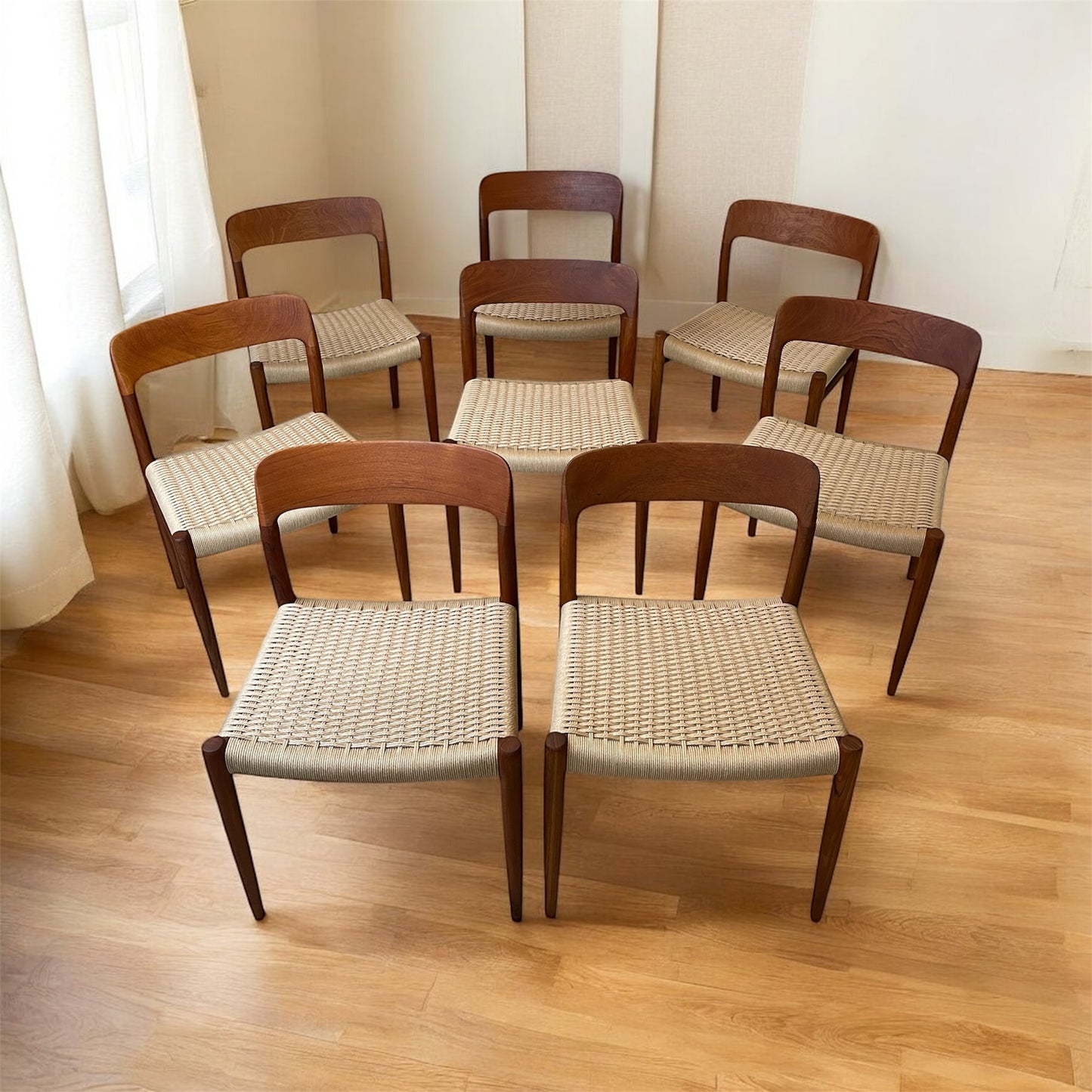 Lot de 8 chaises no. 75 en teck - Niels Otto Møller